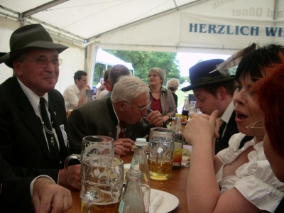 Im Festzelt wurden wir bestens versorgt 